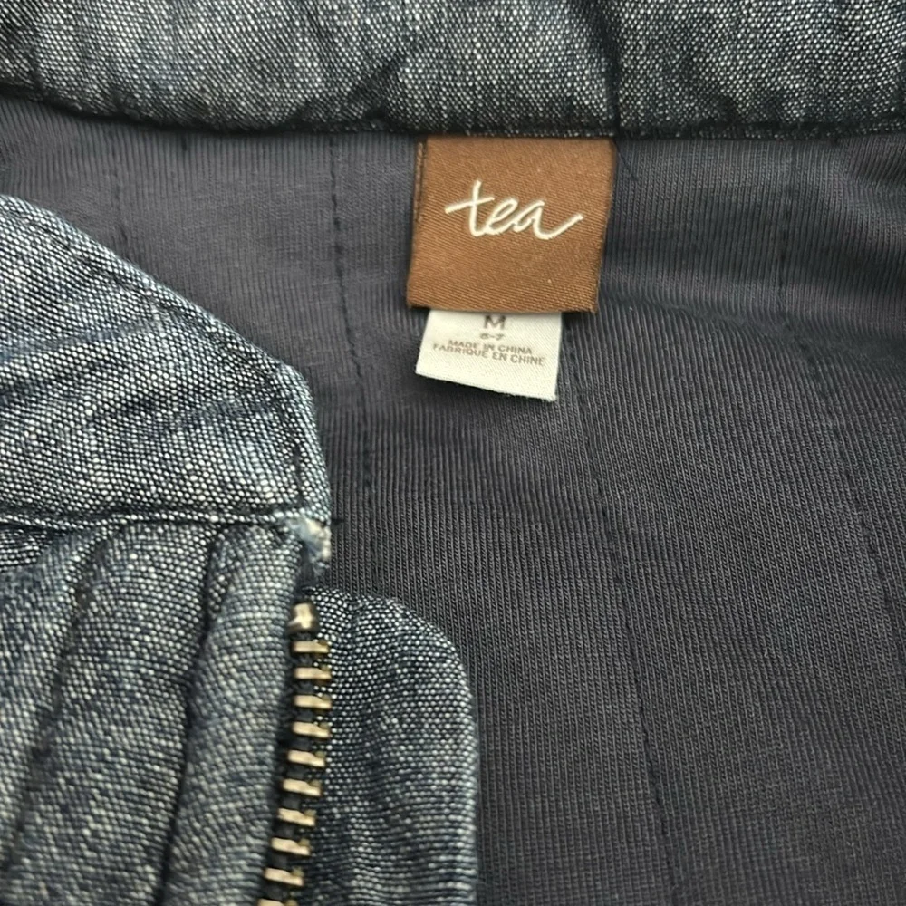 ❤️3 for $15!❤️ Tea Citizen Chambray Girls Zipper Vest